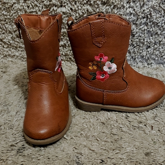 Carter's toddler boots - Picture 2 of 5